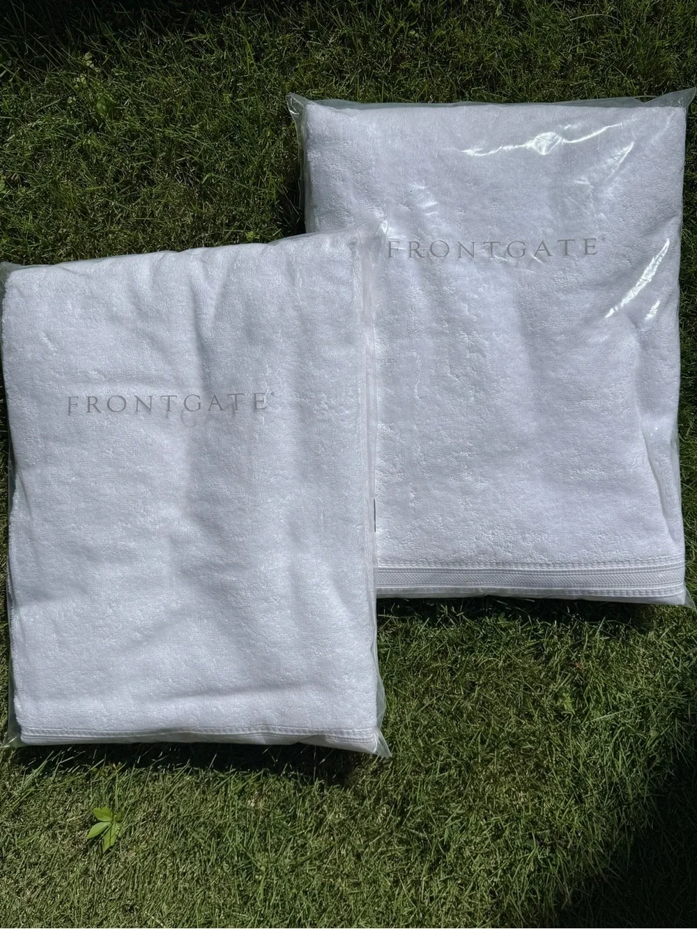 Frontgate Resort Solid Beach Towel Set - 40 x 72 - NWT